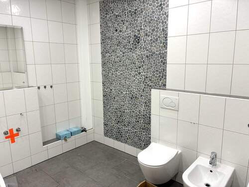 Bad mit 2 Waschbecken in Vorbereitung und ....... - 