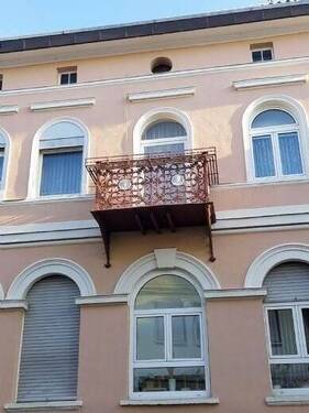 ...........französischem Balkon. - 