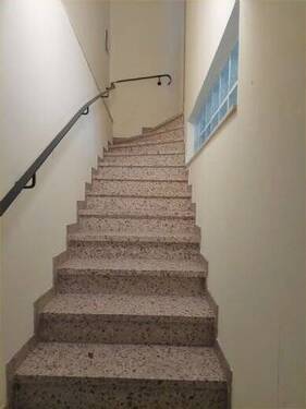 2. Treppenhaus zum Obergeschoss - 