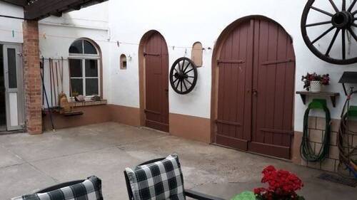 Überdachter Innenhof mit Ambiente. - Mehrfamilienhaus, Wohnhaus in Tann