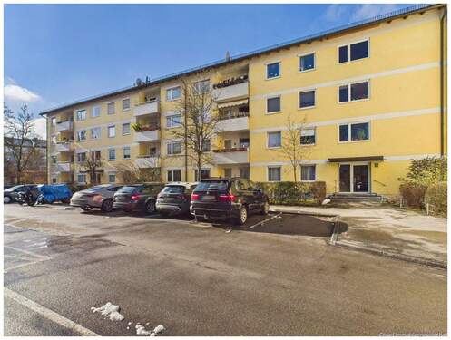 Außenansicht - 3 Zimmer Etagenwohnung zum Kaufen in Planegg