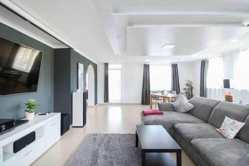 Wohnzimmer EG - Saniertes Einfamilienhaus mit einer unverbaubaren Aussicht