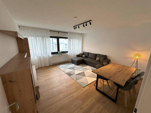 Wohnzimmer - 2 Zimmer Etagenwohnung zur Miete in Wilhelmshaven