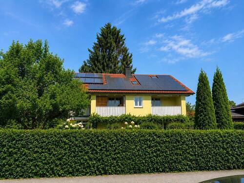 PV- und Solarthermie- Module - Liebevoll und großzügiges Einfamilienhaus mit Garten in Bernau am Chiemsee