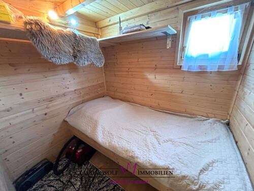 Kleiner Schlafraum - 2 Zimmer Mehrfamilienhaus, Wohnhaus in Feuchtwangen