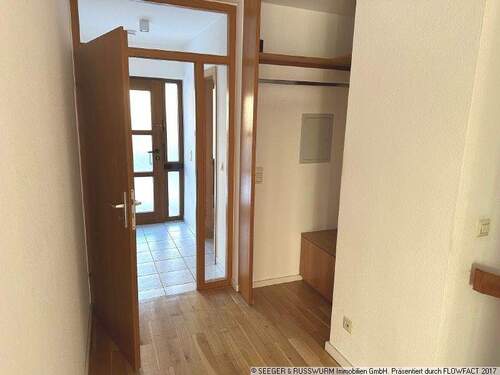 Diele - Windfang - 5 Zimmer Doppelhaushälfte zur Miete in Eggenstein-Leopoldshafen