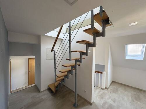 Treppe zum Dachboden - 