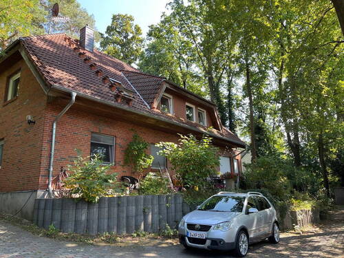 Haus Seitenansicht - 1 Zimmer Mehrfamilienhaus, Wohnhaus in Glienicke/Nordbahn