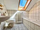 Badezimmer mit Badewanne OG - 