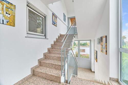 Treppenhaus zu den einzelnen Etagen - 