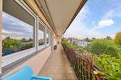 Traumhafter Balkon mit Blick in die Rheinebene - 
