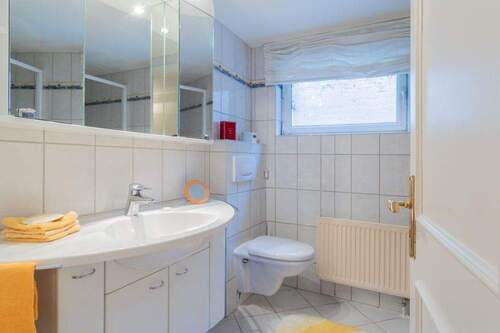Badezimmer 1 im Souterrain - 