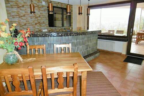 .... mit kleiner Bar. - 