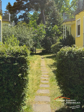 Durchgang zum Garten - 