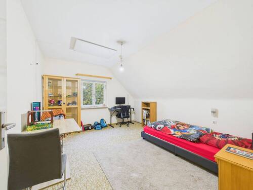 Kinderzimmer 1. DG - 