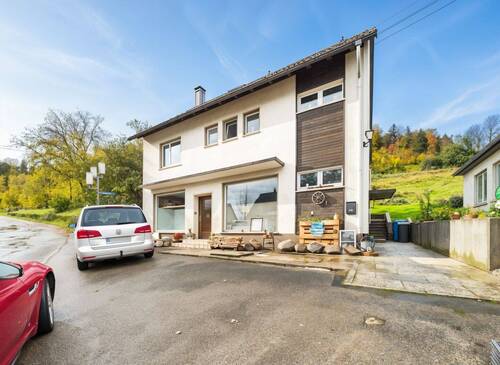 Ansicht Hauptgebäude - 9 Zimmer Mehrfamilienhaus, Wohnhaus zum Kaufen in Sulz am Neckar