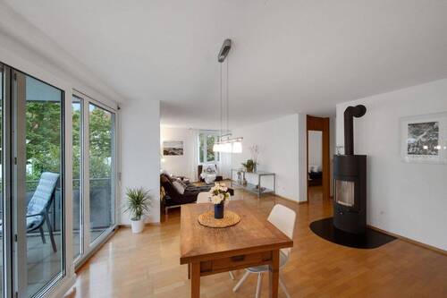 Offener Wohn - und Essbereich - Provisionsfrei, sofort einziehen - riesiger Balkon mit heller 3,5- Zimmer-Whg sucht neue Eigentümer
