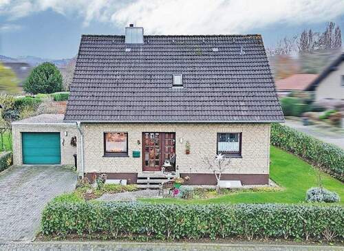 Außenansicht - 4 Zimmer Einfamilienhaus zum Kaufen in Lübbecke