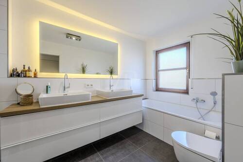 Modernisiertes Badezimmer - 