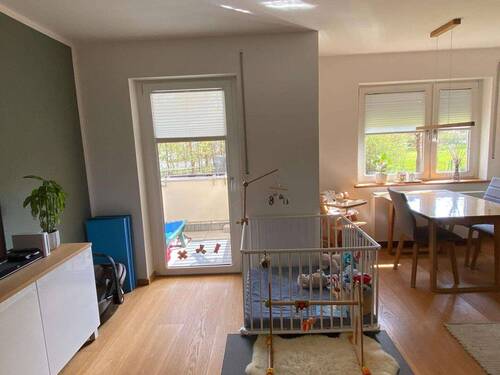 Wohnzimmer - Etagenwohnung mit 75,00 m&sup2; in Ebermannstadt zum Kaufen