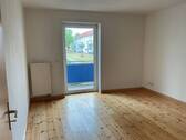 Wohnzimmer - Kaffee, Couch, Komfort - 2 Raum Wohnung mit Balkon sucht dich!