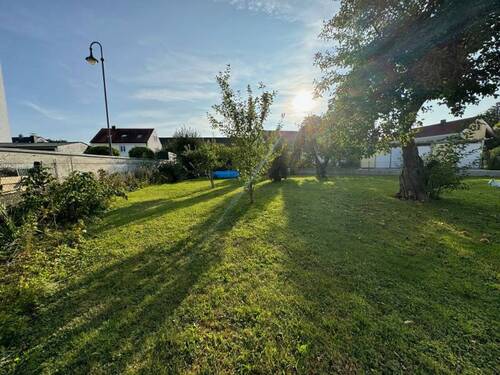 Bild... - Teilbares Wohngrundstück in Nordendorf zu verkaufen.