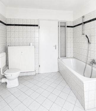 Bad-.png - 2 Zimmer Etagenwohnung in Meerane