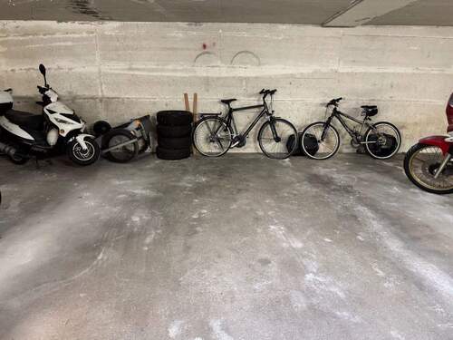 Tiefgaragenstellplatz - 