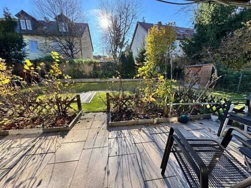 Platz für Tomaten und Beerenpflanzen - 3 Zimmer Etagenwohnung in München