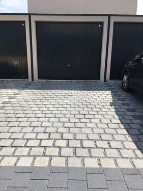 Garage und Stellplatz - 5 Zimmer Reihenmittelhaus in Nauen