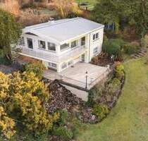 Einfamiienhaus mit Terrasse - Balkon - Garten! Exklusiv wohnen in Hümmerich-Weitblick in die Eifel!