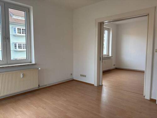 Wohnzimmer - 4 Zimmer Etagenwohnung zur Miete in Göttingen