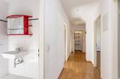 Flur - 3 Zimmer Etagenwohnung zum Kaufen in Berlin
