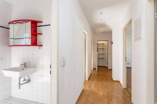 Flur - 3 Zimmer Etagenwohnung zum Kaufen in Berlin