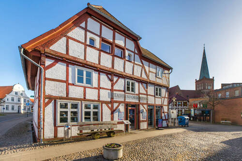 Stadtinformation und Kirche in Bergen - 