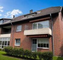Helle, gut geschnittene Dachgeschosswohnung mit Balkon & Garage in ruhiger, grüner Lage von Bramfeld - Hamburg