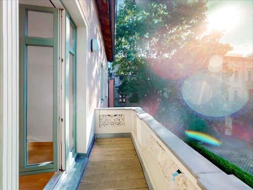 Titelbild - Großer Balkon: Modernisierte Altbauwohnung in der nördlichen Innenstadt