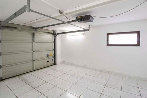 große Garage - 