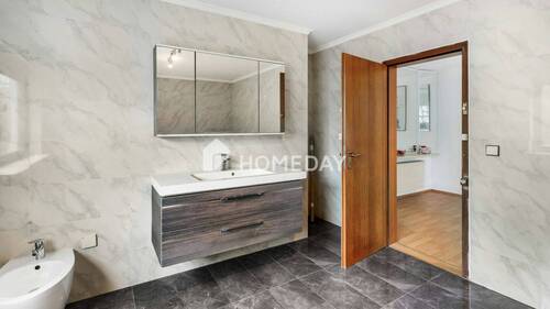 1. OG Badezimmer 2 - 