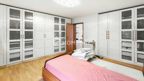 1. OG Schlafzimmer 2 - 