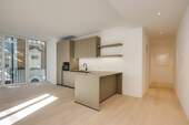Designer-Einbauküche von next125 - Perfekte 2-Zi.-Balk.-Whg. in Maxvorstadt: Teilmöbliert, Designerbad, Smart Home