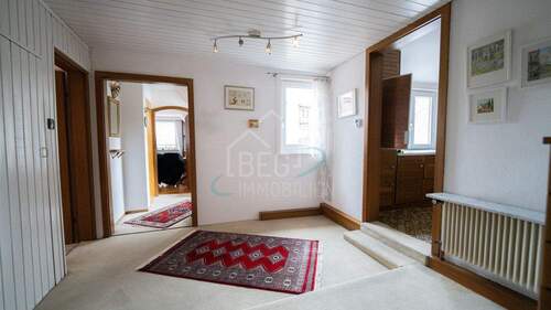 Flur - Etagenwohnung mit 103,00 m² in Esslingen am Neckar zum Kaufen