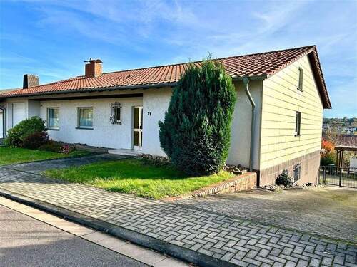 seitl. Ansicht - 6 Zimmer Mehrfamilienhaus, Wohnhaus zum Kaufen in Illingen