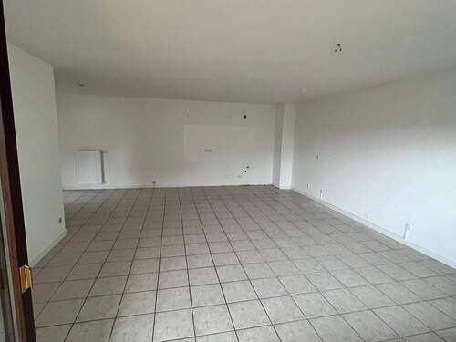 Wohnbereich / Küche - 2 Zimmer Etagenwohnung zur Miete in Völklingen