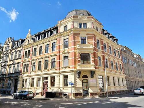 Hausansicht - Charmante 3-Raum-Altbauwohnung am Park in Döbeln