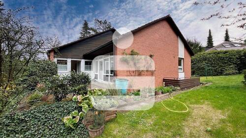 Ansicht - Top Lage trifft Potenzial...Einfamilienhaus mit ELW am Burgberg