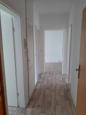 Wohnungsflur - 3 Zimmer Etagenwohnung zur Miete in Naumburg (Saale)