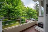 Balkon mit Blick ins Grüne - 