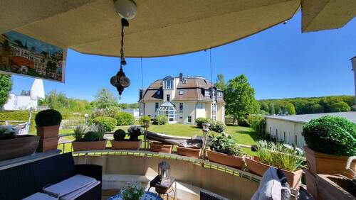 Loggia - Helle Wohnung auf Wassergrundstück mit Bootssteg