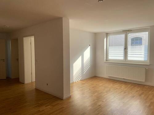 Wohnzimmer - 2 Zimmer Etagenwohnung zum Kaufen in Bamberg